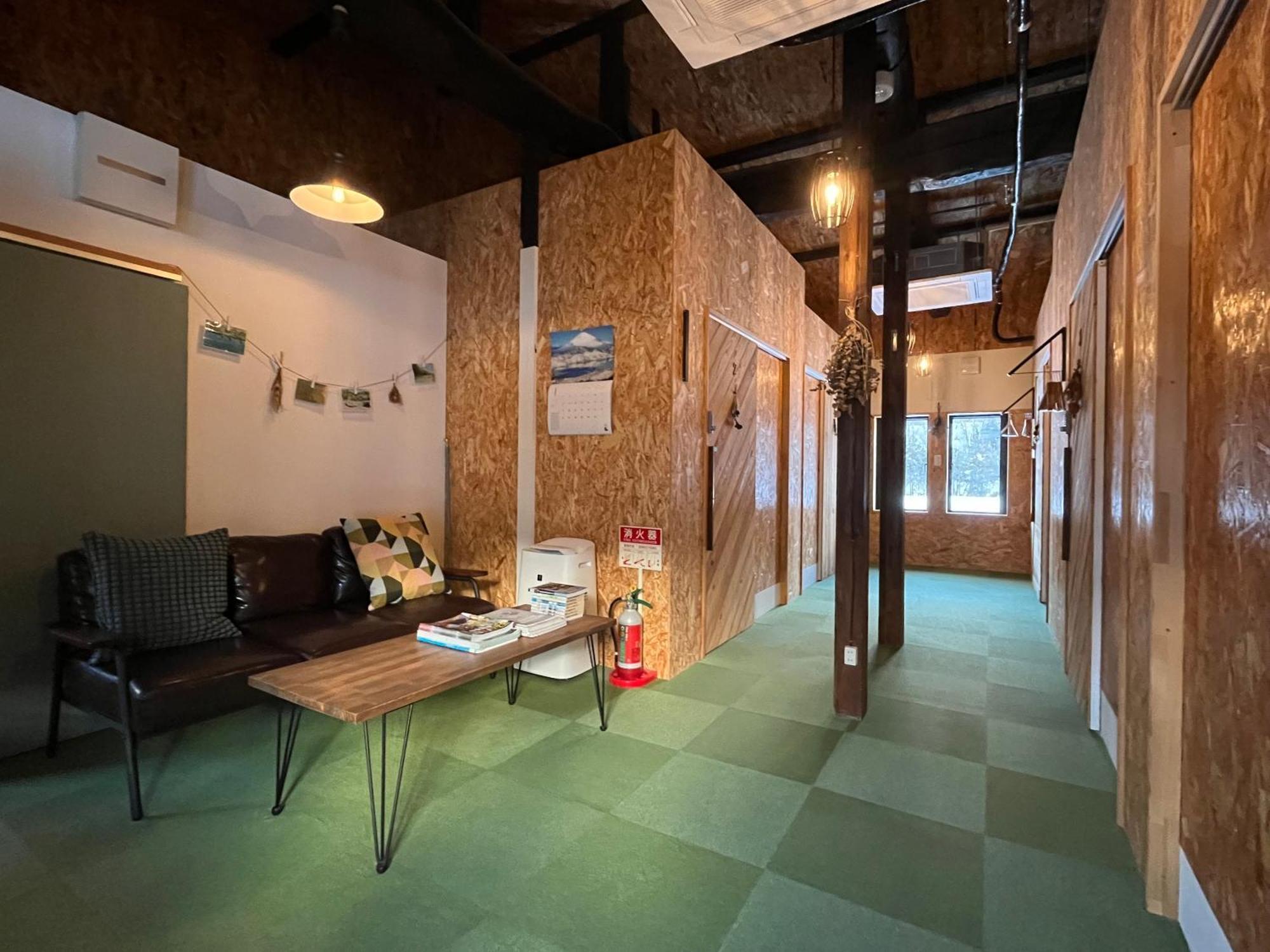 Guesthouse Shirakawa-Go Inn Экстерьер фото